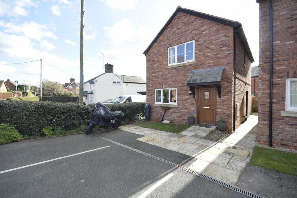 3 bedroom detached house for sale in Old Coach Court, Nomans Heath