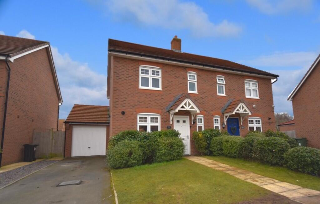 3 bedroom semi-detached house