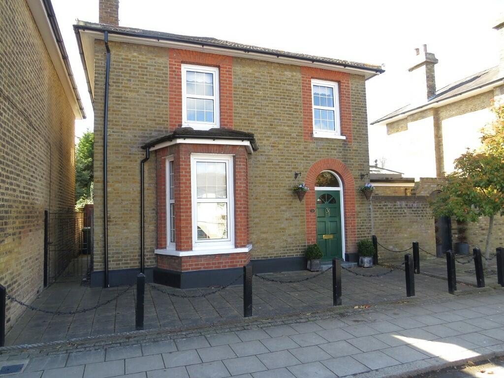 4 bedroom detached house for sale in High Road, Orsett Village, RM16