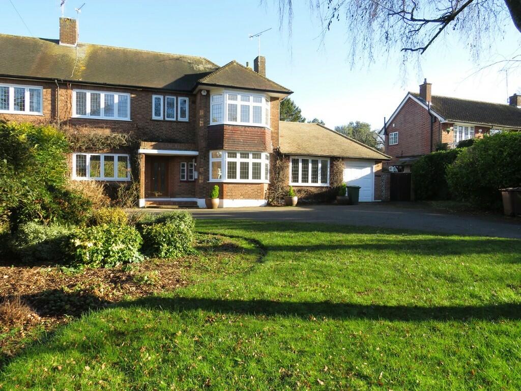 4 bedroom semidetached house for sale in Rectory Road, Orsett Village