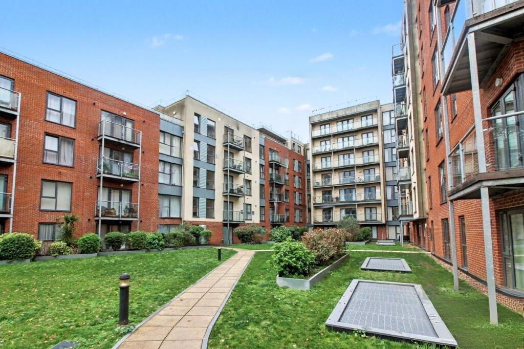 Main image of property: Midland Road, Hemel Hempstead, HP2