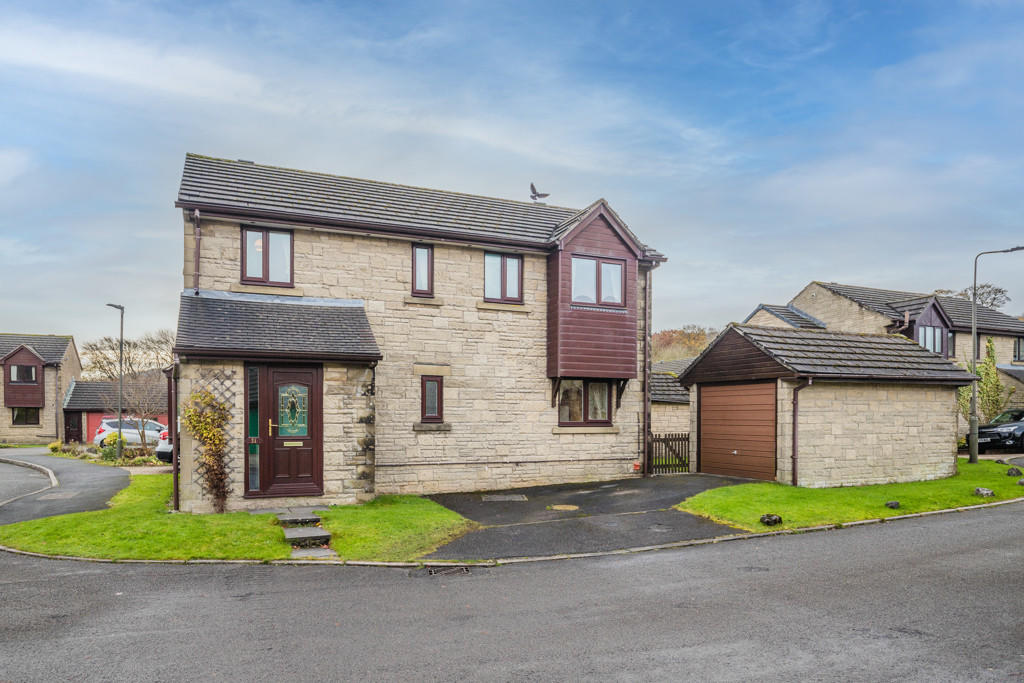 4 bedroom detached house for sale in Lismore Road, Buxton, Derbyshire, SK17