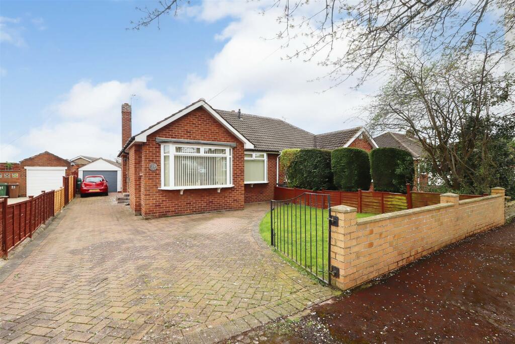 2 bedroom semi-detached bungalow for sale in Four Acre Close, Kirk Ella, Hull, HU10