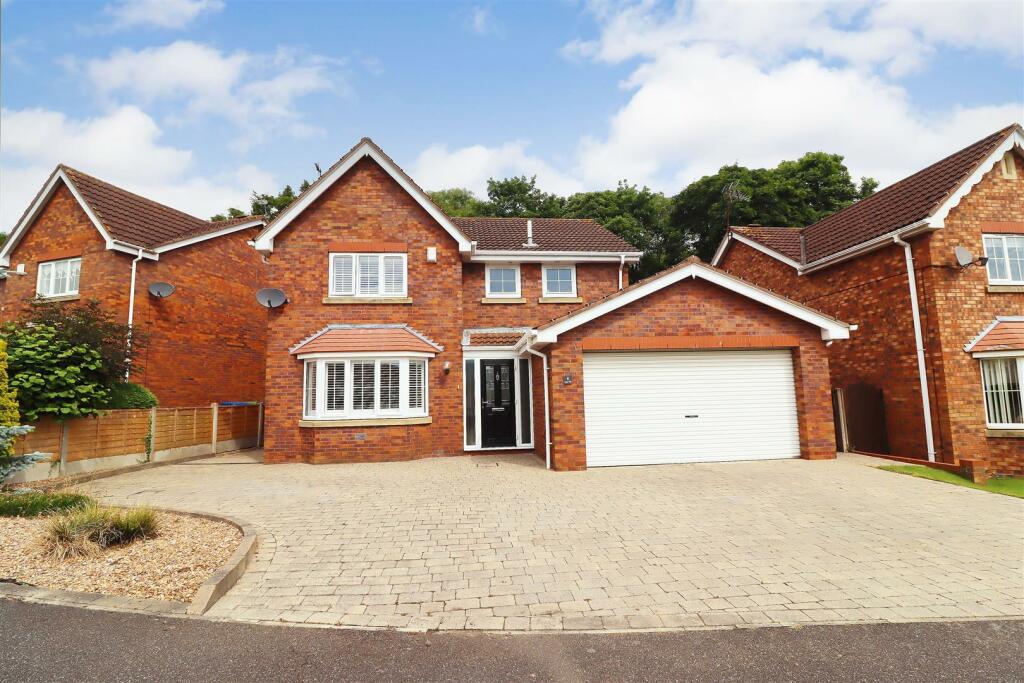 4 bedroom detached house for sale in Acorn Way, Hessle, HU13