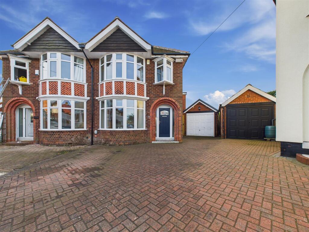 Main image of property: Hillcrest Avenue, Hessle