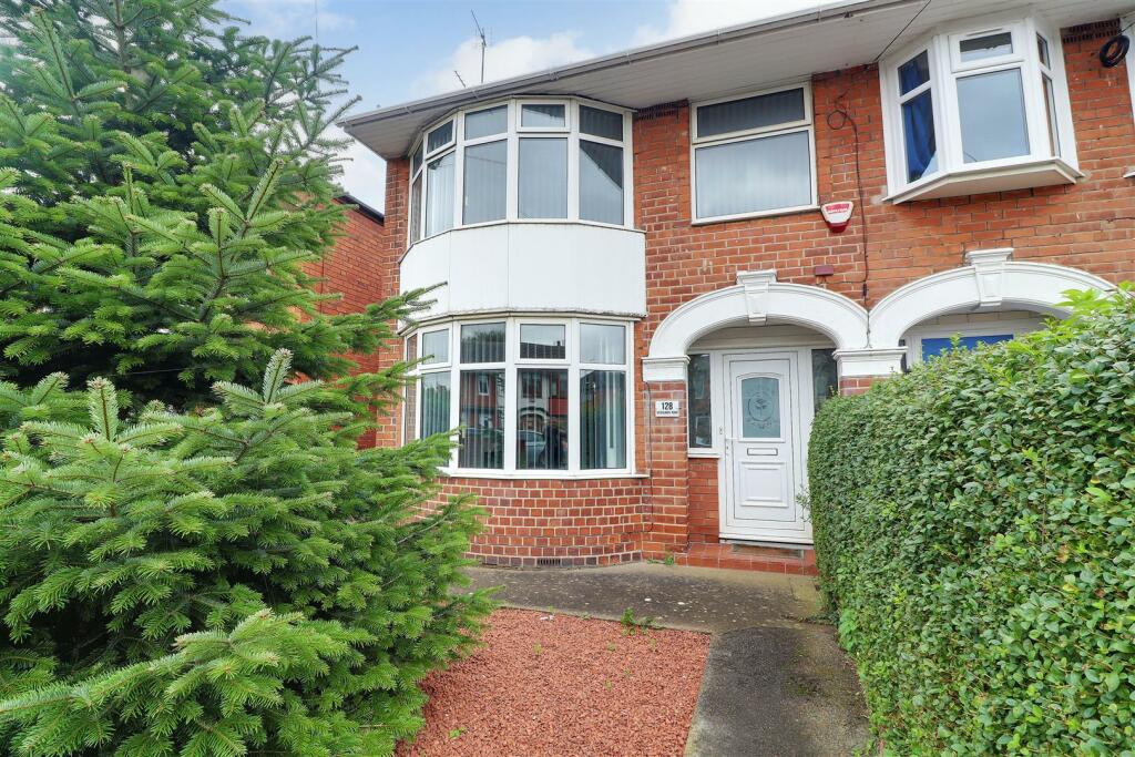 3 bedroom end of terrace house for sale in Westlands Road, Hull, HU5