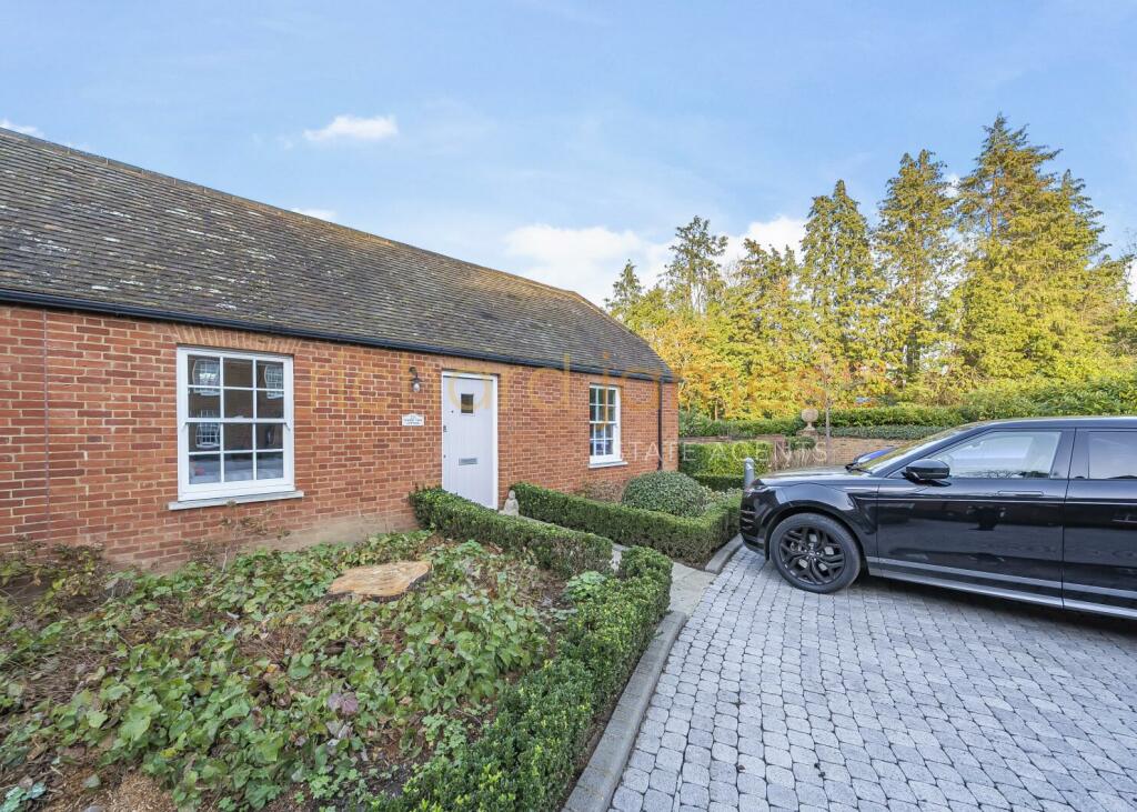 Main image of property: Totteridge Common, Totteridge, London, N20