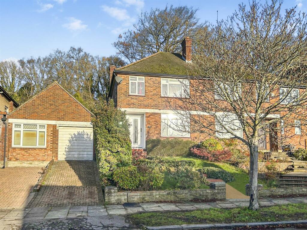 Main image of property: The Reddings, Mill Hill, London, NW7