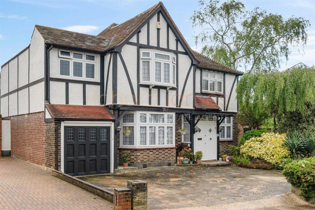 Main image of property: Oakleigh Gardens, Edgware, HA8