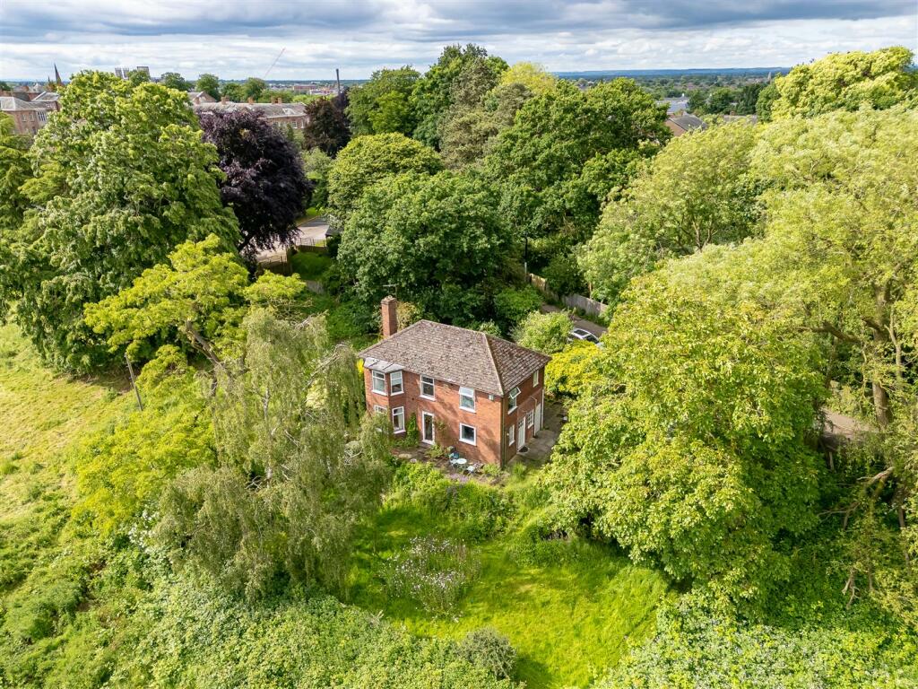 3 bedroom detached house for sale in Heslington Road, York, YO10 5BS, YO10