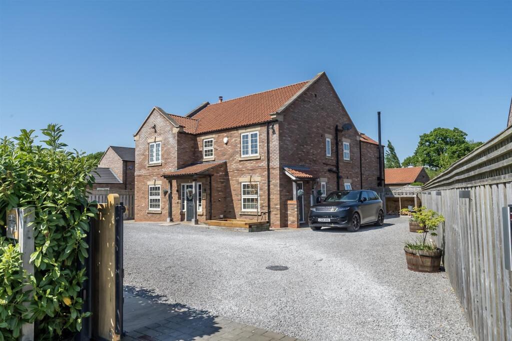 Main image of property: Tollerton Road, Huby, York, YO61 1HX