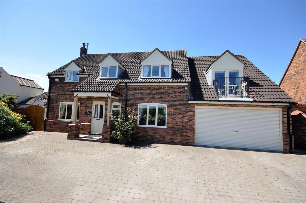 5 bedroom detached house for sale in Moor Monkton, York, YO26 8JA, YO26