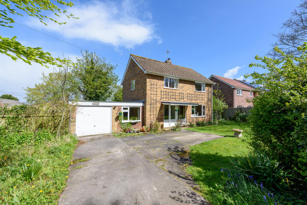 4 bedroom detached house for sale in Broadway, Edington, TA7