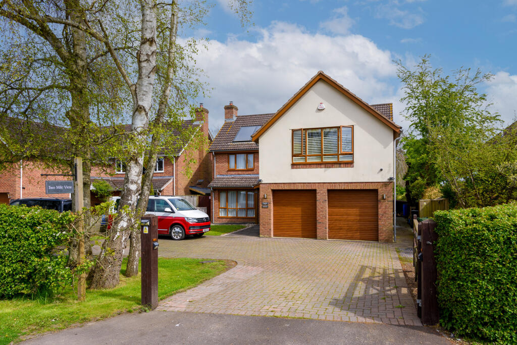 5 bedroom detached house for sale in Burtle Road, Burtle, TA7