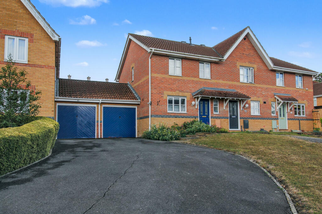 Main image of property: Moorland Road, Street