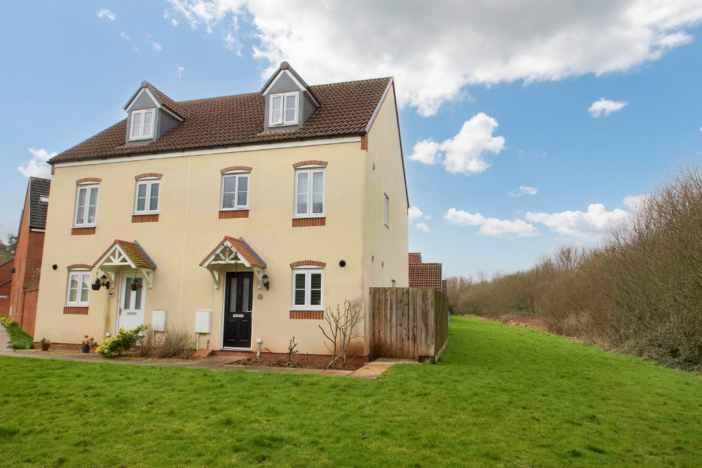 3 bedroom semidetached house for sale in Sharpham Road, Glastonbury, BA6