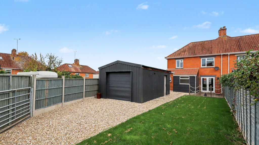 Main image of property: The Close, Glastonbury