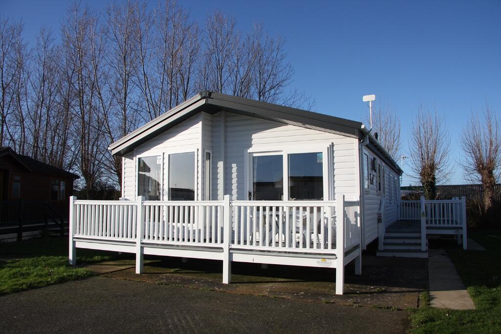3 bedroom lodge for sale in Manor Park Holiday Village Manor Road