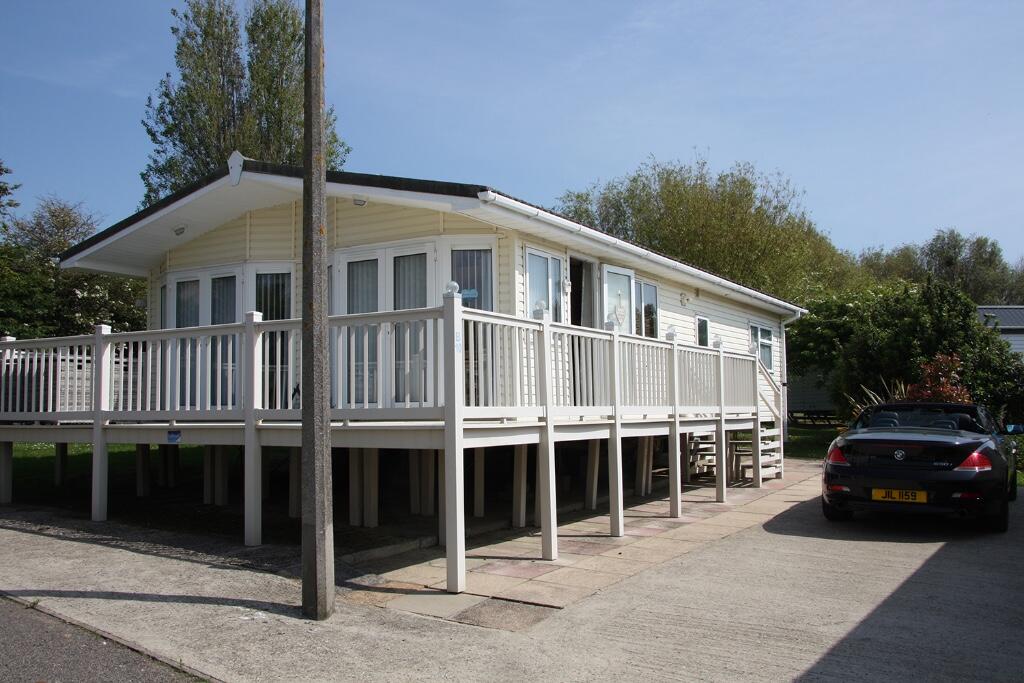3 bedroom lodge for sale in Manor Park Holiday Village Manor Road