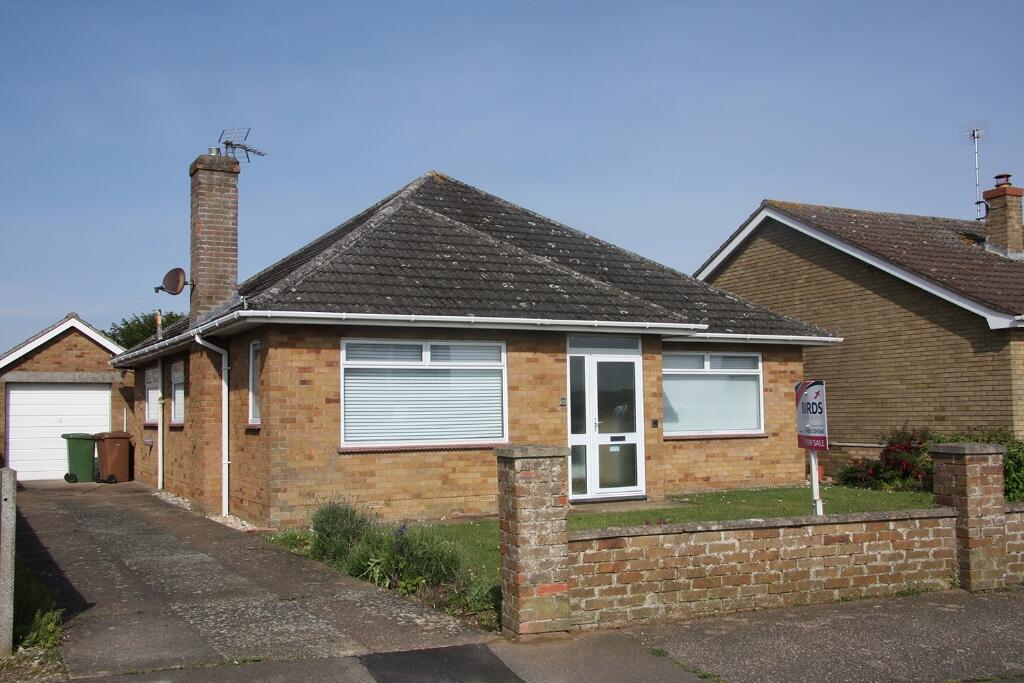 2 bedroom detached bungalow for sale in Collingwood Road, Hunstanton
