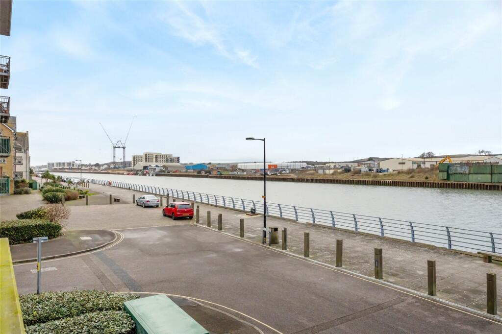 1 bedroom flat for sale in Dunwich, Shoreham Beach, SHOREHAMBYSEA