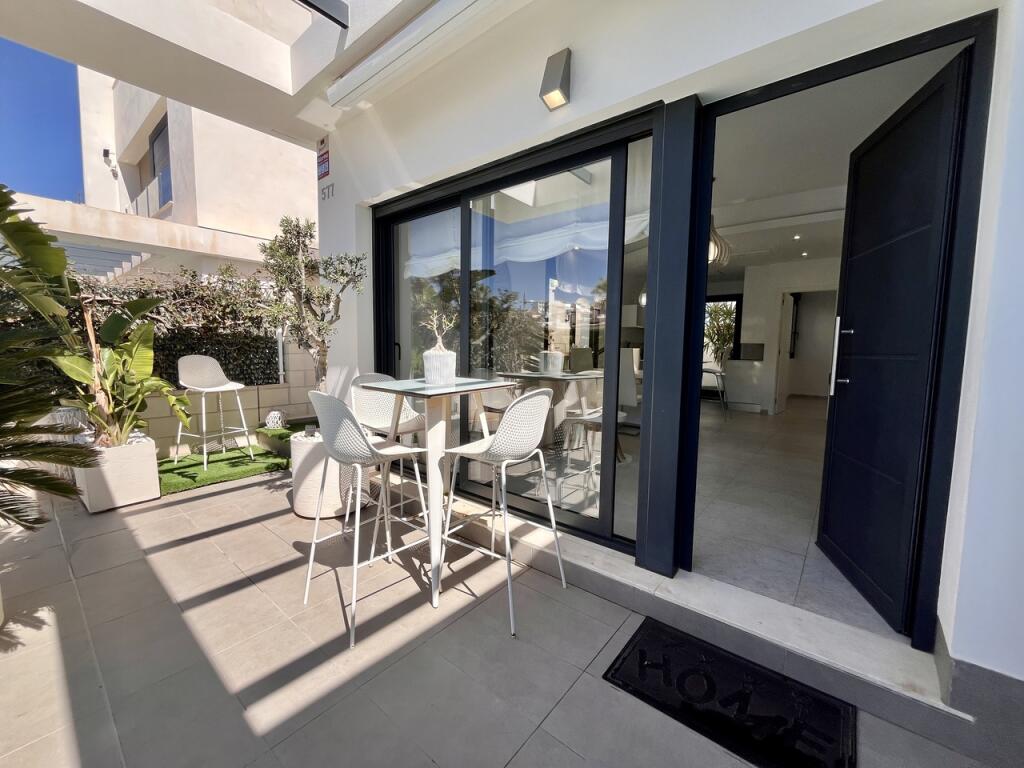 Main image of property: Valencia, Alicante, Villamartin