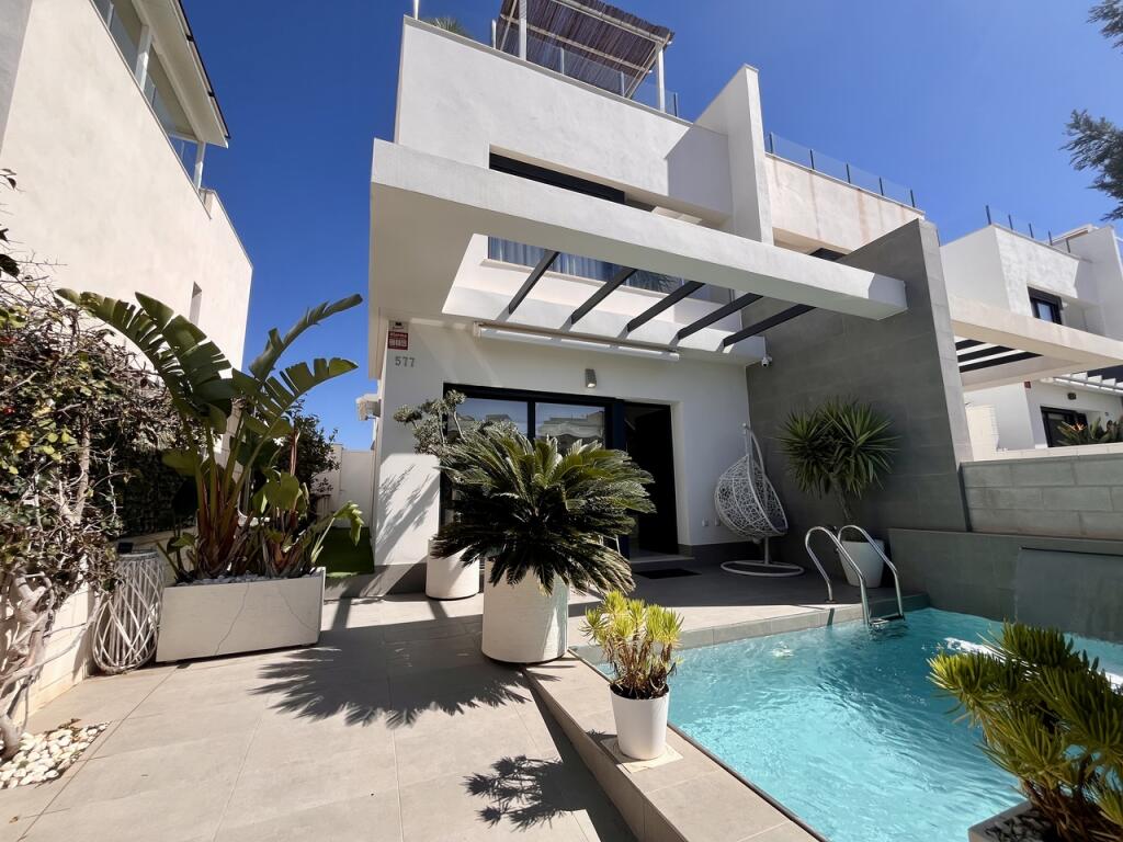 Main image of property: Valencia, Alicante, Villamartin