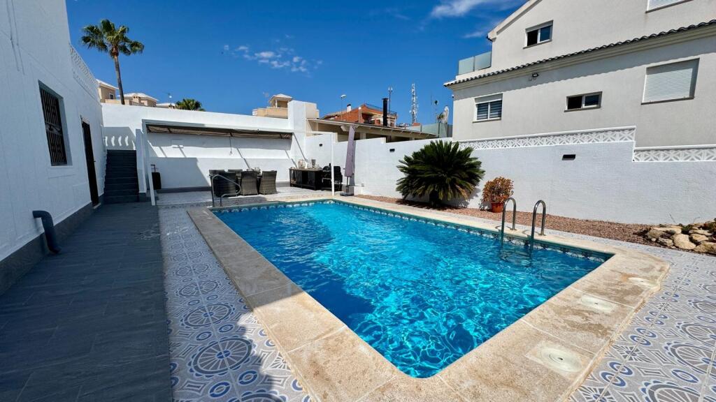 Main image of property: Valencia, Alicante, Torrevieja