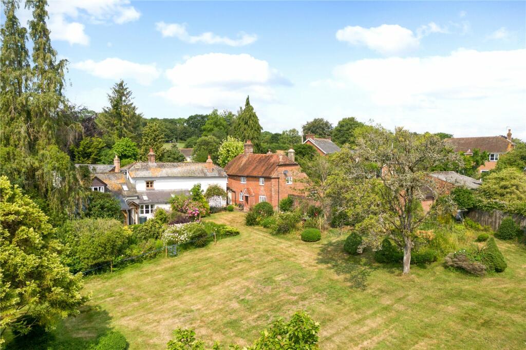 3 bedroom detached house for sale in Redlynch, Salisbury, SP5