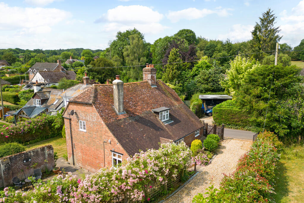 3 bedroom detached house for sale in Redlynch, Salisbury, SP5