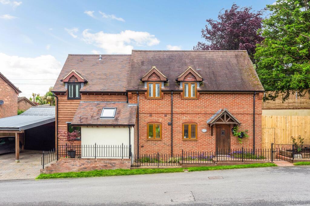 4 bedroom cottage for sale in Redlynch, Salisbury, SP5