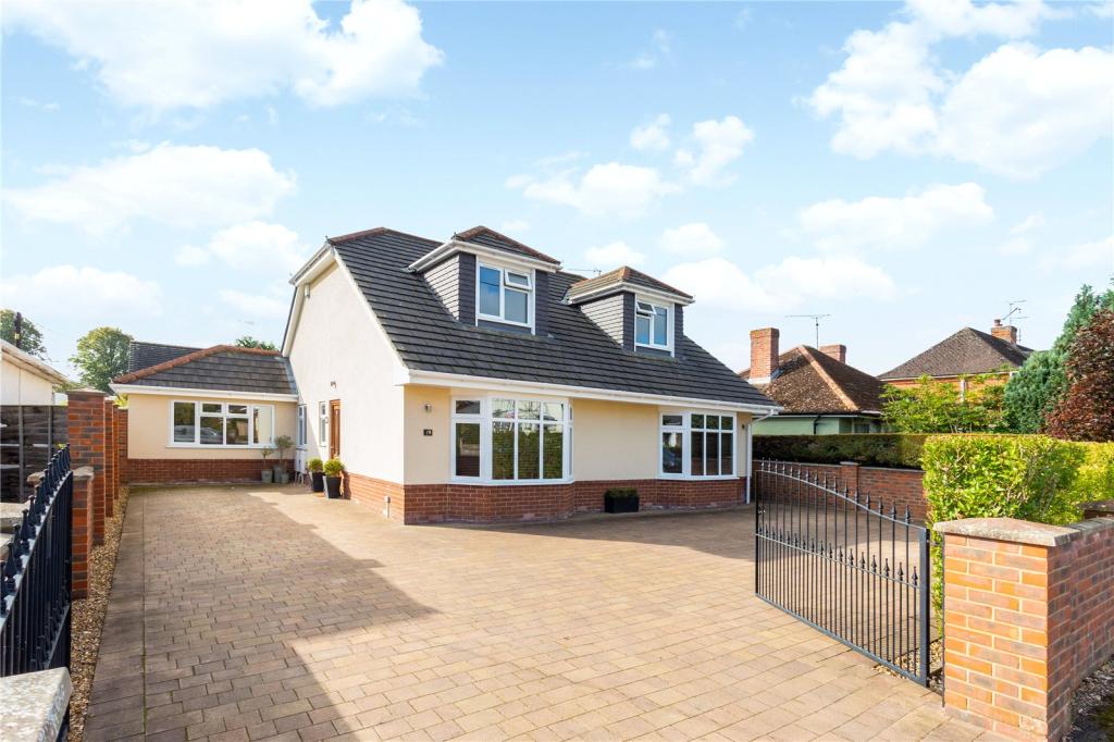 4 bedroom detached house for sale in Waverley Road, Fordingbridge