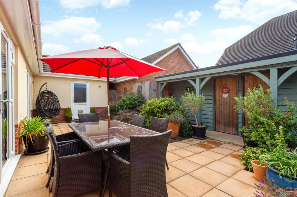 4 bedroom detached house for sale in Waverley Road, Fordingbridge