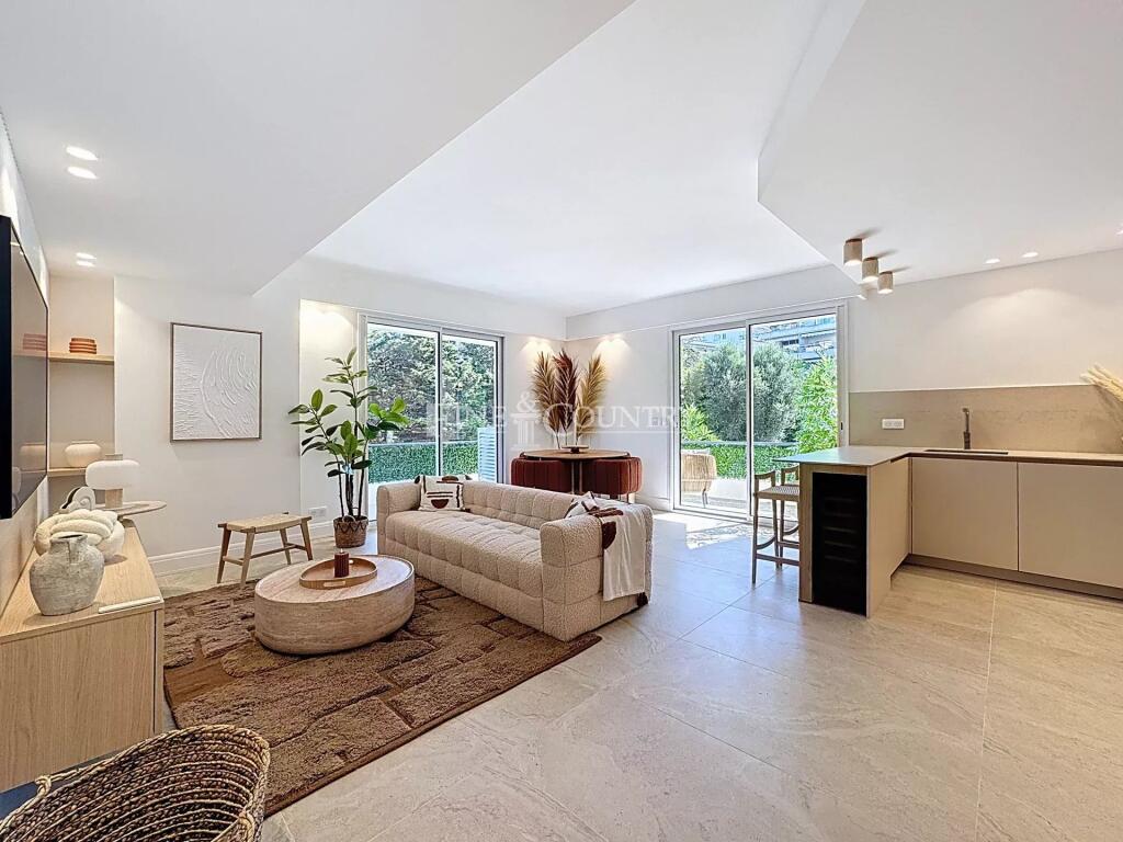 Main image of property: Provence-Alps-Cote d`Azur, Alpes-Maritimes, Cannes