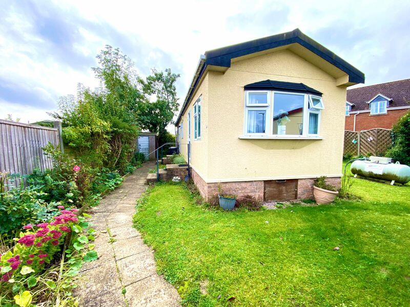 2 bedroom park home for sale in Briar Bank Park, Wilstead, MK45