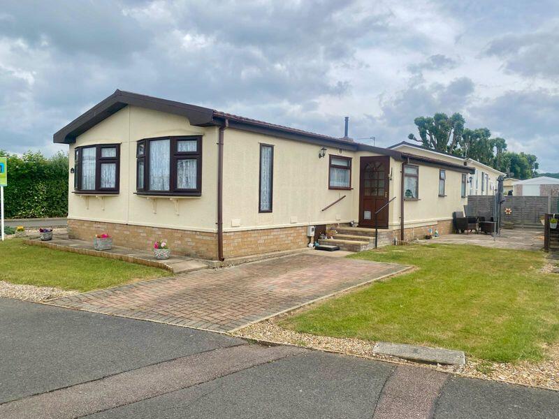 2 bedroom park home for sale in Briar Bank Park, Wilstead, MK45