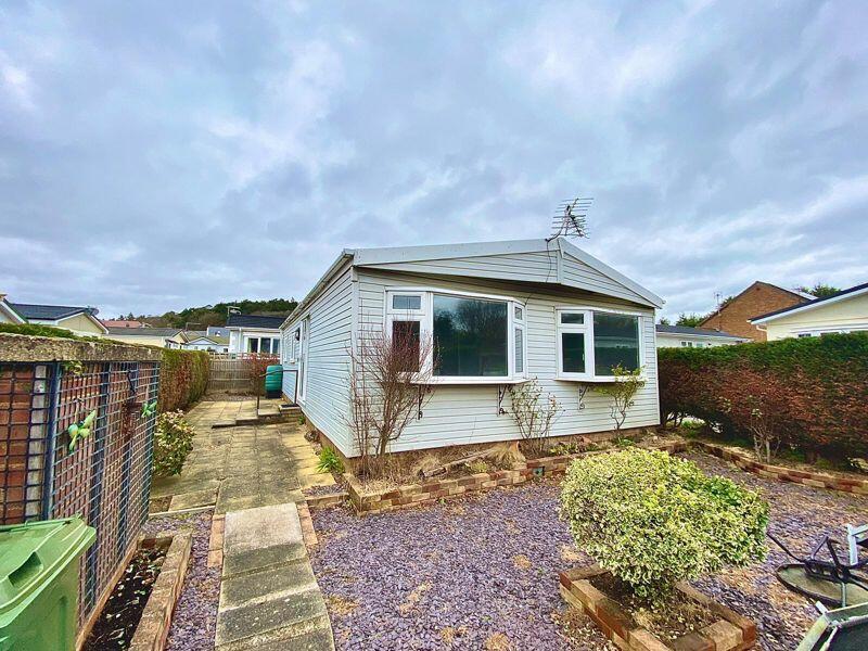 3 bedroom park home for sale in The Beeches, Maulden, MK45