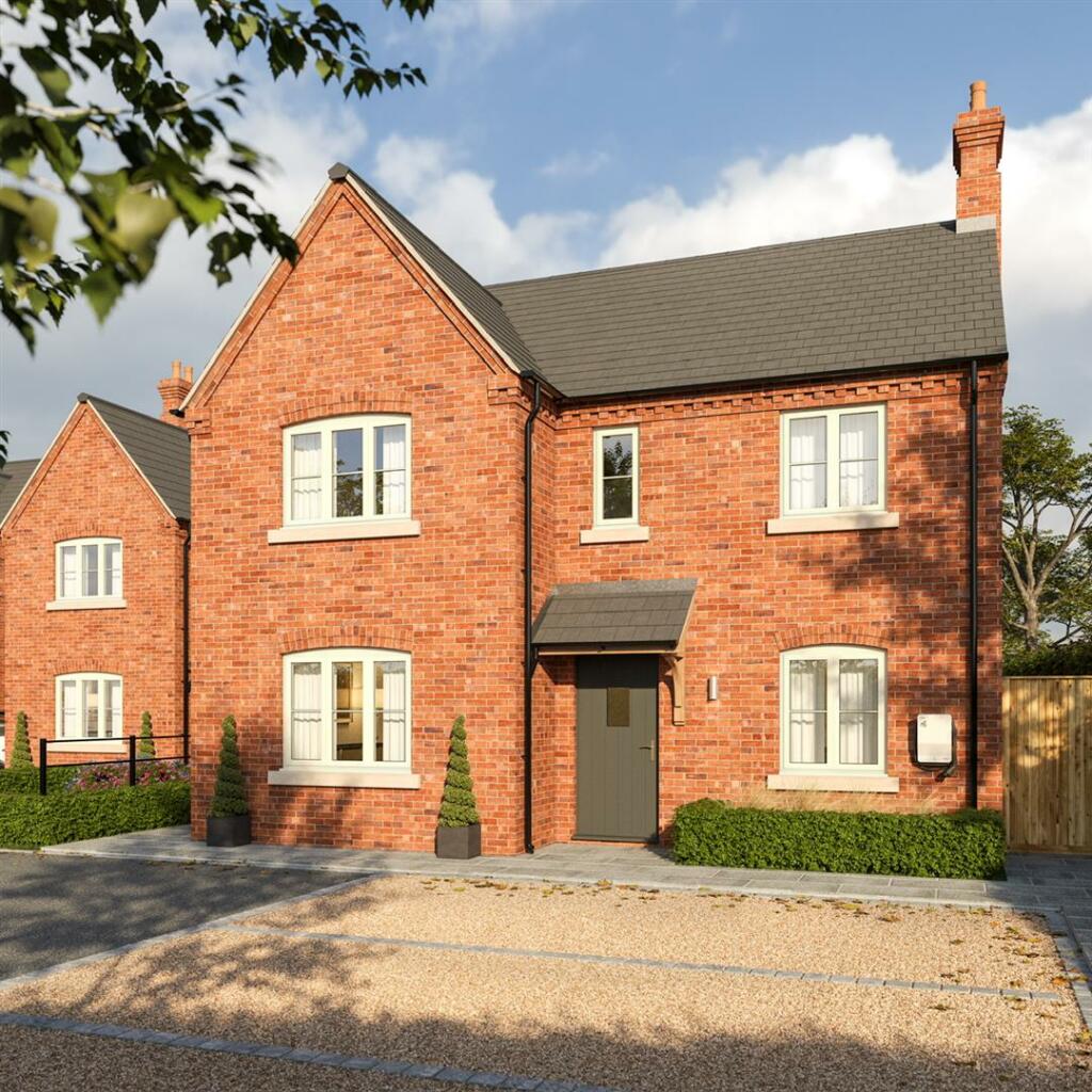 4 bedroom detached house for sale in Southwell Road, Farnsfield, NG22