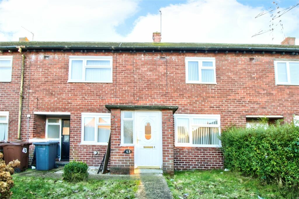 3 bedroom terraced house for sale in Sherborne Avenue, Netherton