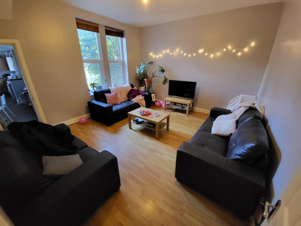 6 bedroom town house for rent in Brentwood Gardens, Newcastle Upon Tyne, NE2