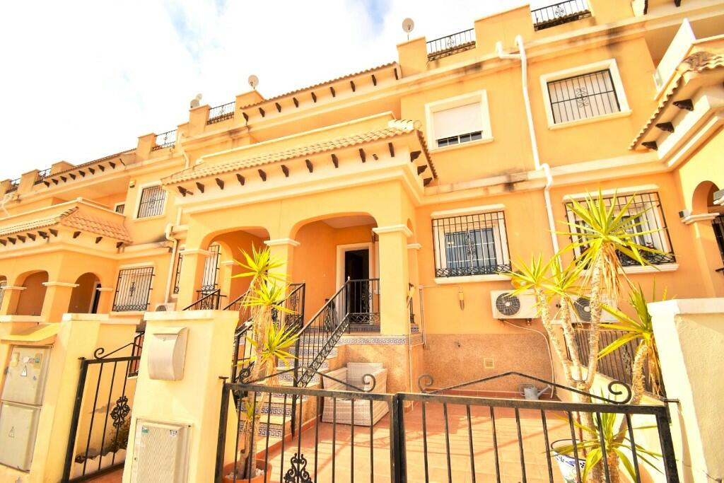 3 bedroom town house for sale in Villamartin, Alicante, Valencia, Spain