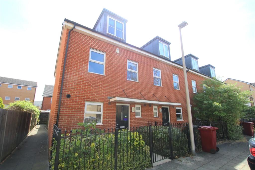 3 bedroom end of terrace house for rent in Havergate Way, Reading, Berkshire, RG2