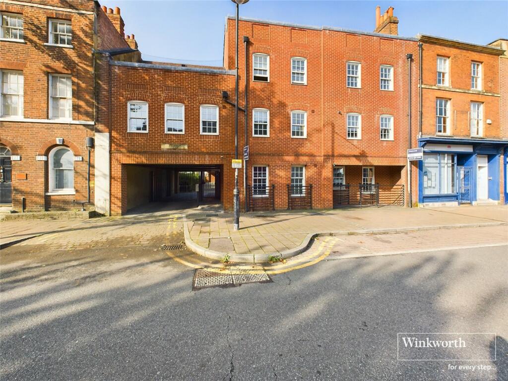 3 bedroom apartment for rent in Home Court, 96 London Street, Reading, Berkshire, RG1