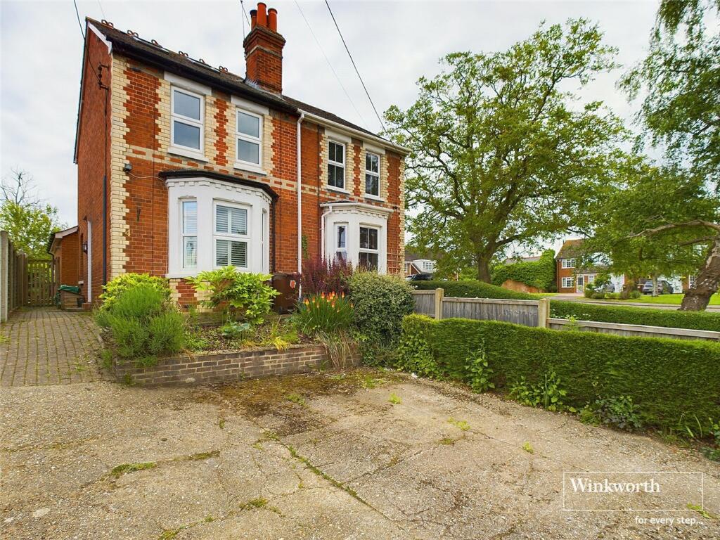 4 bedroom semidetached house for sale in Arborfield Road, Shinfield