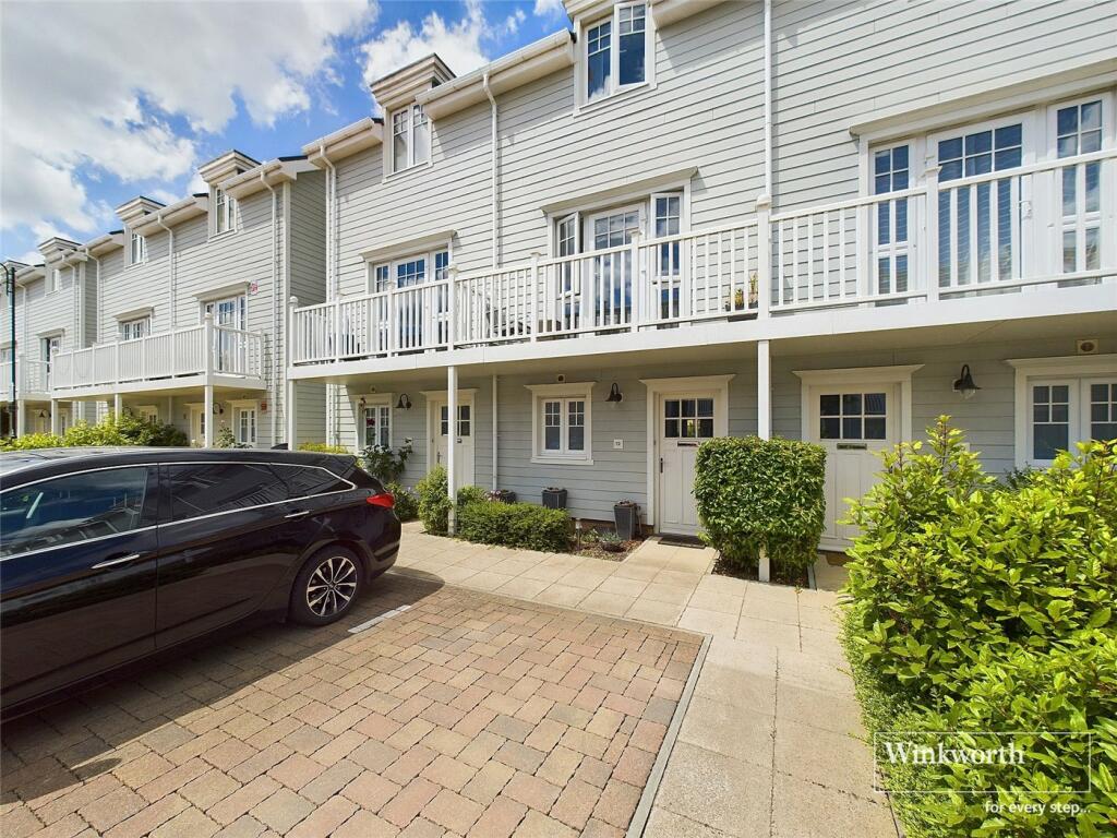 3 bedroom terraced house for rent in Champlain Street, Reading