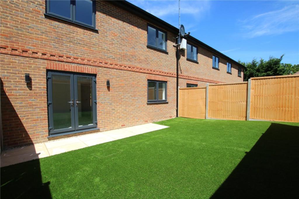 2 bedroom apartment for rent in 12a Omers Rise, Burghfield Common