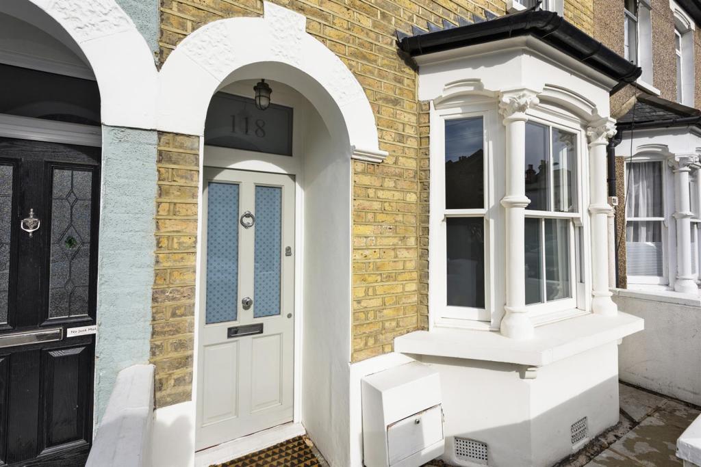 3 bedroom terraced house for sale in Oakdale Road, Leytonstone, London