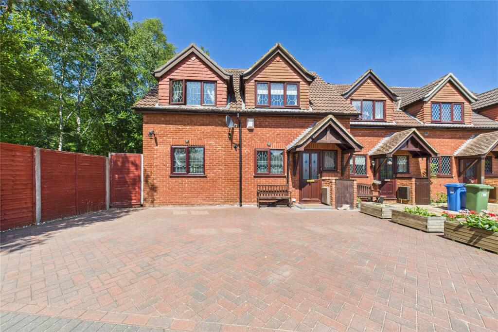 Main image of property: Fakenham Way, Owlsmoor, Sandhurst, Berkshire, GU47