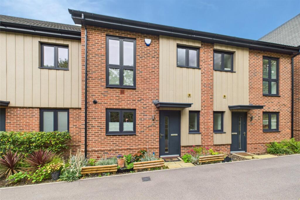 Main image of property: Hollywood Place, Crowthorne, Berkshire, RG45