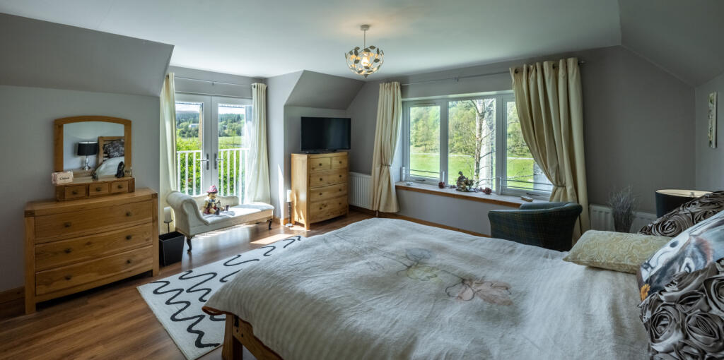 7 bedroom detached house for sale in Dalnahoyn, Tomatin, Inverness, IV13